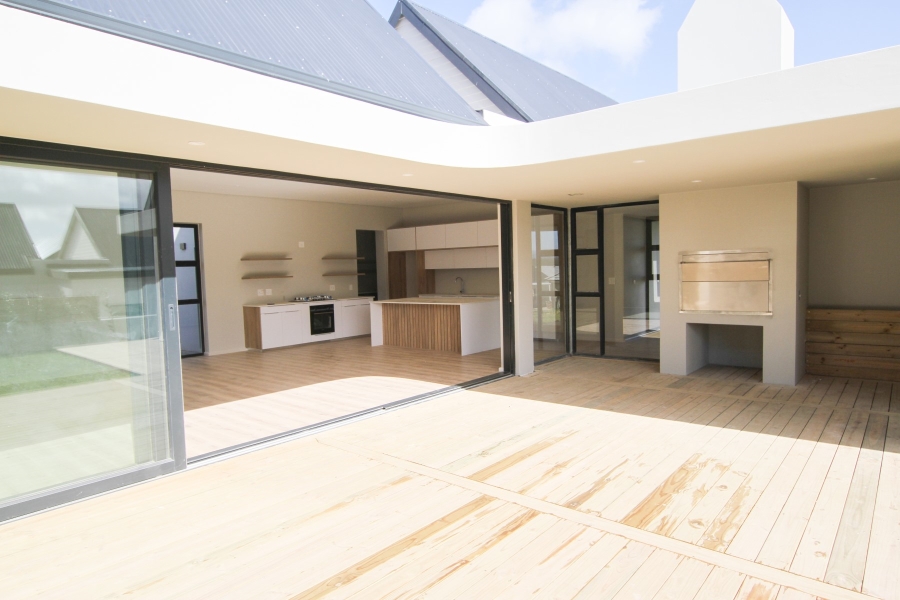 4 Bedroom Property for Sale in Baron View Western Cape